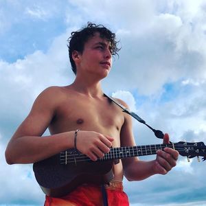 Meet your Posher, Max